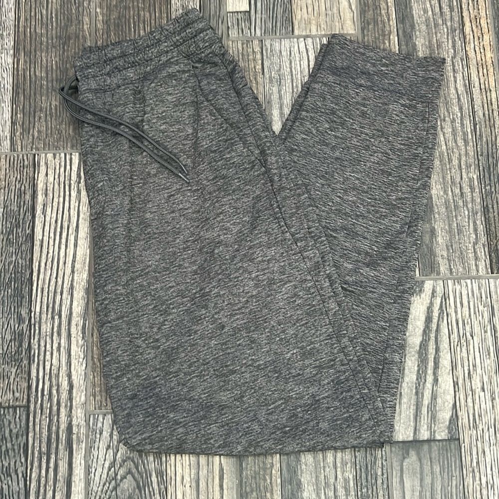 🔥🔥 UNIQLO Men's Classic Dark Heather Gray Lightweight Joggers Men Sz Medium -E